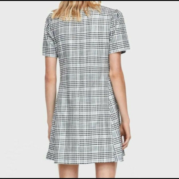 Dress - Picture 2 of 8